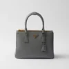 Τσάντα Prada Galleria Medium από δέρμα Saffiano Τσάντα Prada Galleria Medium από δέρμα Saffiano