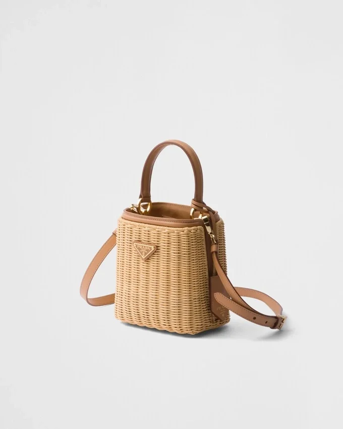 Τσάντα Prada Panier Mini από λυγαριά και δέρμα Τσάντα Prada Panier Mini από λυγαριά και δέρμα