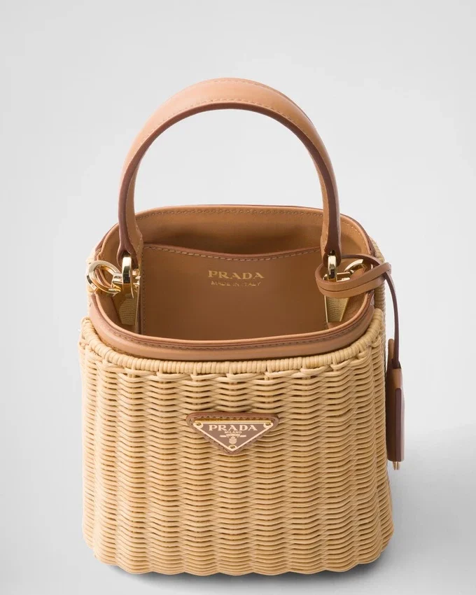 Τσάντα Prada Panier Mini από λυγαριά και δέρμα Τσάντα Prada Panier Mini από λυγαριά και δέρμα