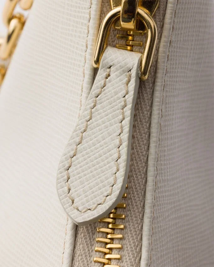 Τσάντα Prada Re-Edition 2005 από δέρμα Saffiano Τσάντα Prada Re-Edition 2005 από δέρμα Saffiano