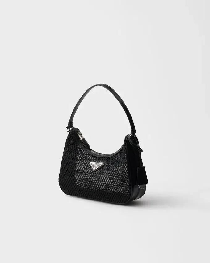 Τσάντα Prada Re-Edition 2005 από πλέγμα και βουρτσισμένο δέρμα Τσάντα Prada Re-Edition 2005 από πλέγμα και βουρτσισμένο δέρμα