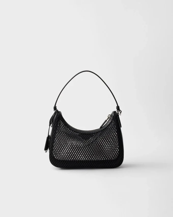 Τσάντα Prada Re-Edition 2005 από πλέγμα και βουρτσισμένο δέρμα Τσάντα Prada Re-Edition 2005 από πλέγμα και βουρτσισμένο δέρμα