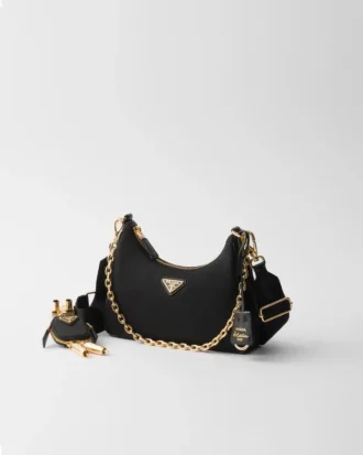 Τσάντα Prada Re-Edition 2005 από Re-Nylon και δέρμα Saffiano με διακοσμητικό στοιχείο