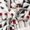 Τυπωμένο μπλουζάκι με λαιμόκοψη από μεταξωτό τουίλ Τυπωμένο μπλουζάκι με λαιμόκοψη από μεταξωτό τουίλ